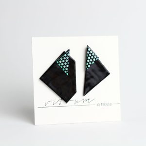 D.D. - black + green blue dot