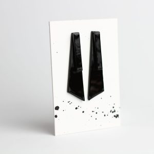 VITRUM - black on black